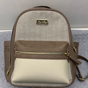 Itzy ritzy vanilla latte mini bag & packing cubes